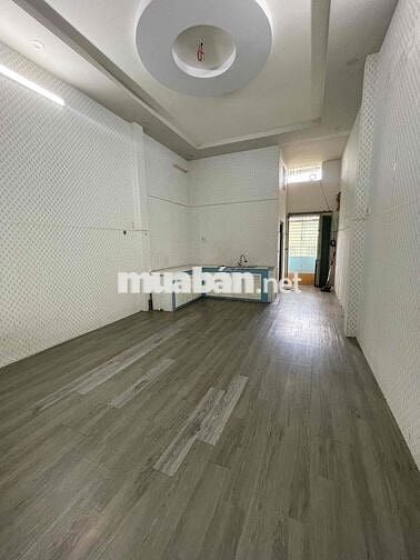 Nhà trệt lầu 3 phòng mặt tiền Trần Hoàng Na
