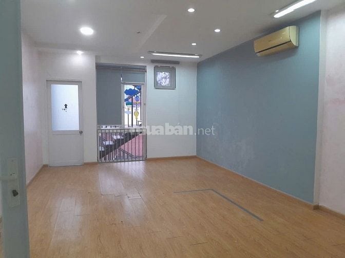 Cho thuê nhà hẻm 4m(XH) Cách Mạng Tháng 8, P.11, Q.3 giá 90tr