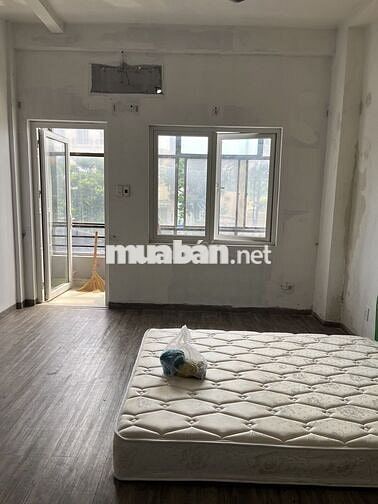 Căn hộ 32m2 - Quận 1 - cách chợ Bến Thành 50m - View đường Lê Lợi