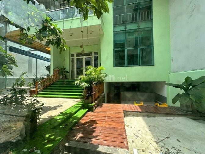 Cho thuê nhà hẻm 4m(XH) Cách Mạng Tháng 8, P.11, Q.3 giá 90tr