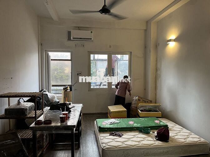 Căn hộ 32m2 - Quận 1 - cách chợ Bến Thành 50m - View đường Lê Lợi