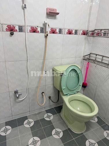 Cho thuê nhà 2 hẻm 5m(XH) Bửu Đình, P.5, Q.6 giá 10tr