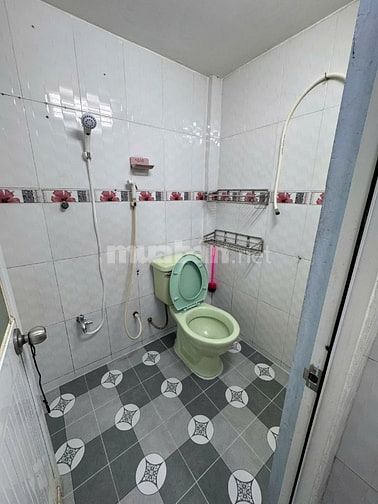 Cho thuê nhà 2 hẻm 5m(XH) Bửu Đình, P.5, Q.6 giá 10tr