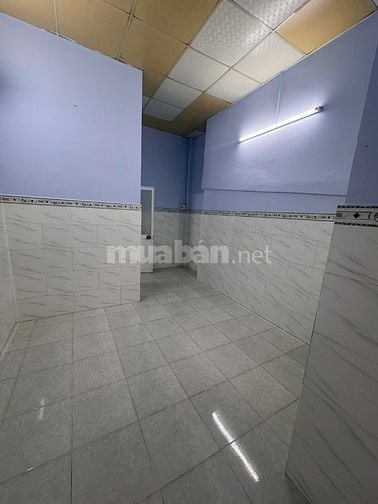 Cho thuê nhà 2 hẻm 5m(XH) Bửu Đình, P.5, Q.6 giá 10tr