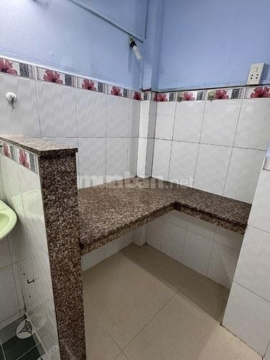Cho thuê nhà 2 hẻm 5m(XH) Bửu Đình, P.5, Q.6 giá 10tr