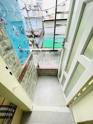 Cho thuê nhà 2 hẻm 5m(XH) Bửu Đình, P.5, Q.6 giá 10tr