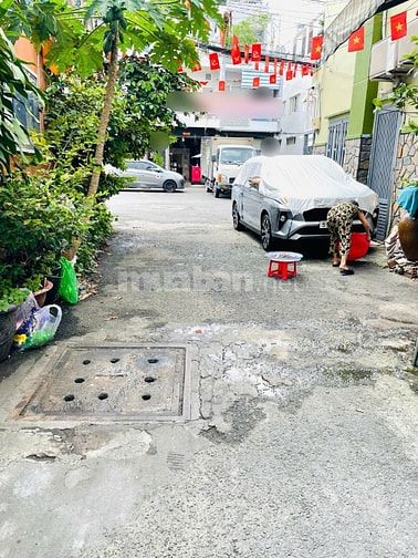 Cho thuê nhà 2 hẻm 5m(XH) Bửu Đình, P.5, Q.6 giá 10tr