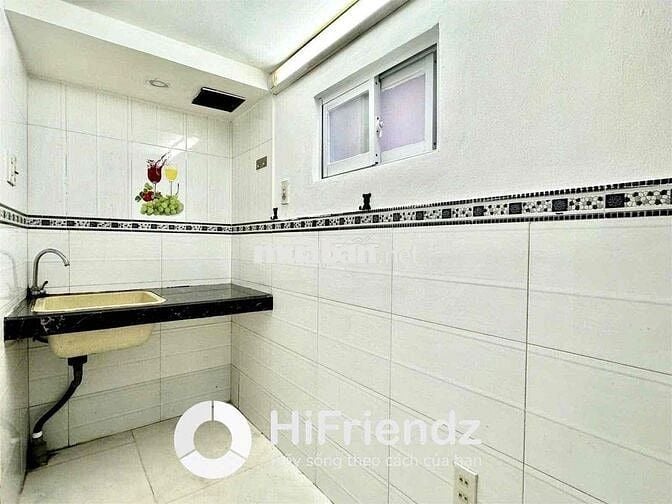 Phòng gác cao 2m, có máy lạnh, bếp, nvs riêng, ngay cầu chữ Y, UEH,SGU