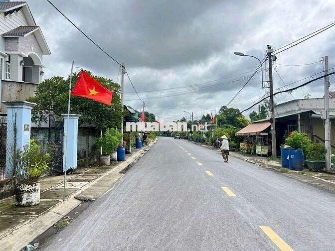 Cần bán GẤP mặt tiền Ng Văn Hoài 201m2 tại Thị Trấn giá chỉ 800Tr