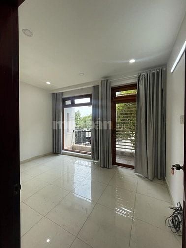 Nhà mặt tiền 90m2, 5 p.ngủ, đường DD9, KDC An Sương, Q12