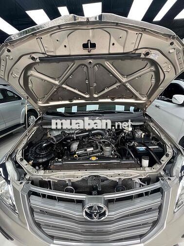 Toyota Innova 2014 2.0E - 100000 km