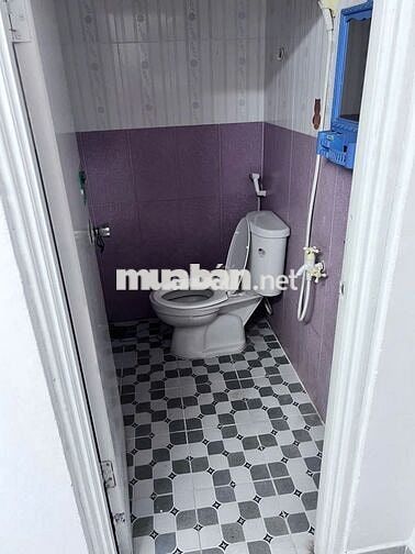 Nhà 3PN, 3 toilet,có bếp và  sân thượng thượng trồng rau sạch