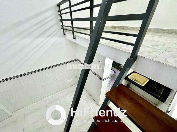 Phòng gác cao 2m, có máy lạnh, bếp, nvs riêng, ngay cầu chữ Y, UEH,SGU