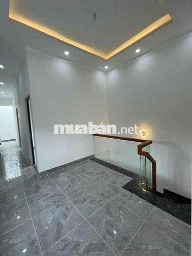 cần bán gấp nhà 1 trệt + 1 lầu giá 700 triệu / căn