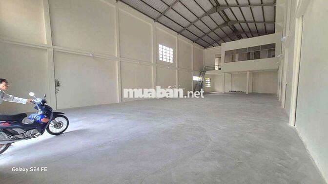 Kho xưởng đường công 40f đêm .kho mới giá 38 triêu