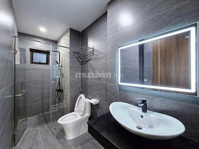 NHÀ FULL NỘI THẤT HẺM 18BIS NGUYỄN THỊ MINH KHAI QUẬN 1