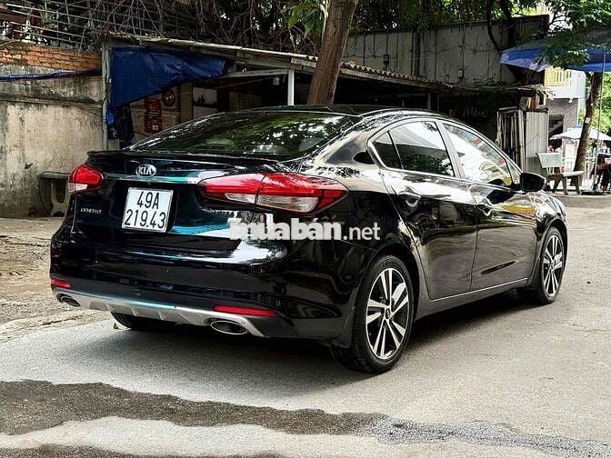 Kia Cerato 2018 2.0 AT Premium - 100000 km