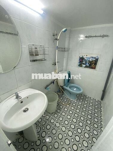 Cho thuê nhà 70m2 có gác lửng, 2 phòng ngủ, Bình Hưng,Bình Chánh,kế Q8