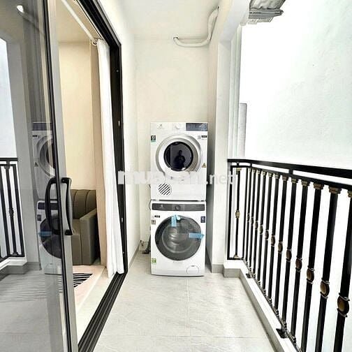 Cho thuê căn hộ 2n1k Trịnh Công Sơn, full đồ, có ban công giá 12 triệu