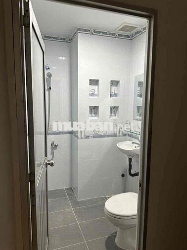 CHO THUÊ NHÀ MẶT TIỀN ĐƯỜNG HOA