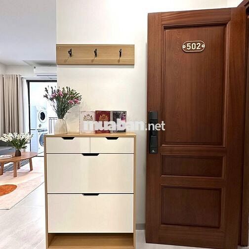 Cho thuê căn hộ 2n1k Trịnh Công Sơn, full đồ, có ban công giá 12 triệu