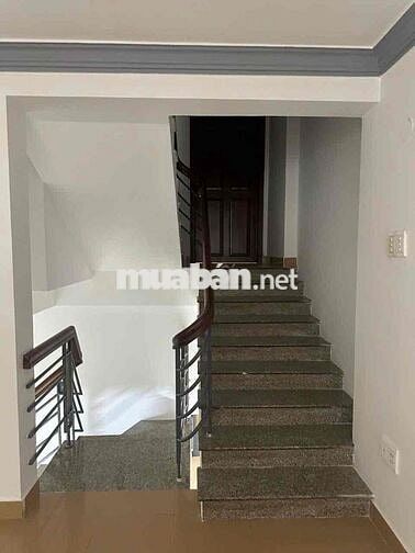 CHO THUÊ NHÀ MẶT TIỀN ĐƯỜNG HOA