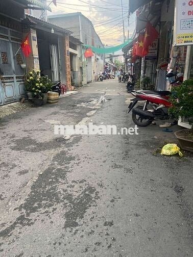 Cho thuê nhà 70m2 có gác lửng, 2 phòng ngủ, Bình Hưng,Bình Chánh,kế Q8