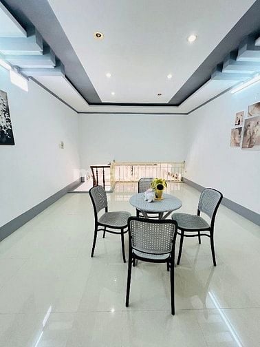 720tr sang tên nhà gần chợ Hưng Long, sổ Hồng riêng.