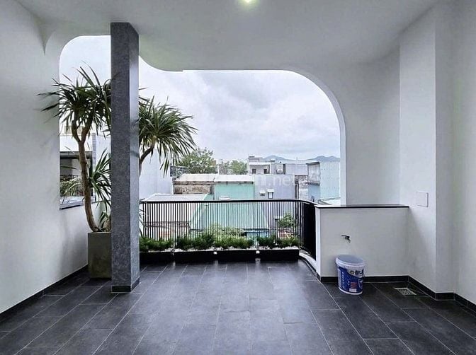 NHÀ FULL NỘI THẤT HẺM 18BIS NGUYỄN THỊ MINH KHAI QUẬN 1