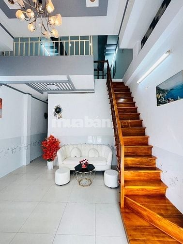 720tr sang tên nhà gần chợ Hưng Long, sổ Hồng riêng.