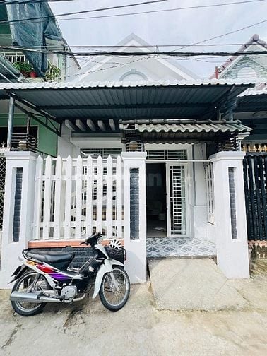 720tr sang tên nhà gần chợ Hưng Long, sổ Hồng riêng.