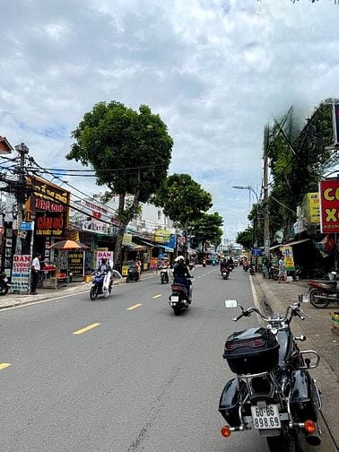 BÁN NHÀ MẶT TIỀN : 42 PHẠM HỮU LẦU - P. PHÚ MỸ - Q.7 - TPHCM