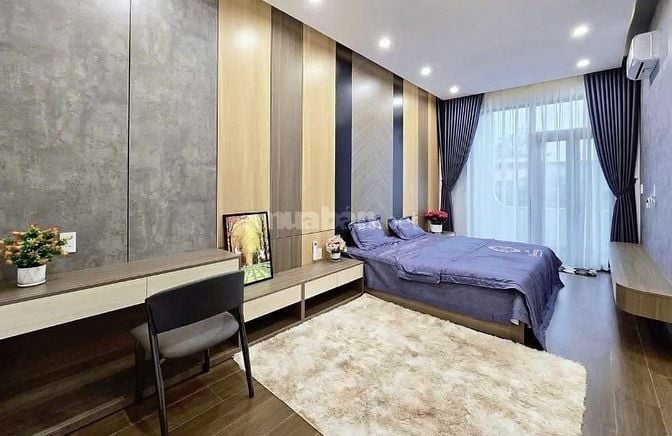 NHÀ FULL NỘI THẤT HẺM 18BIS NGUYỄN THỊ MINH KHAI QUẬN 1