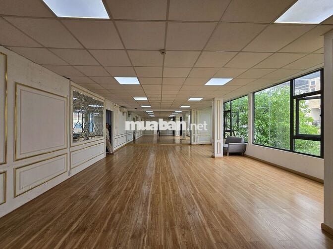 Cho thuê VP 121m² và 200m² toà Sư Vạn Hạnh, Q10-đối diện Vạn Hạnh Mall
