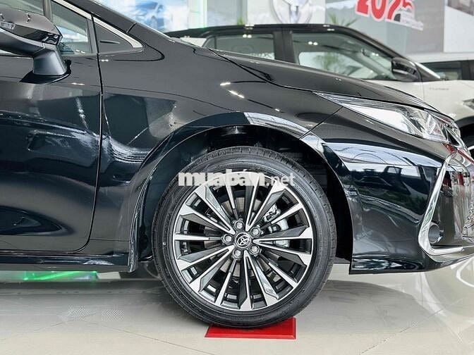 Corolla Altis 1.8V- Giảm 25 triệu & Tặng Phụ Kiện