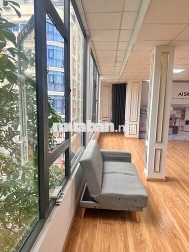 Cho thuê VP 121m² và 200m² toà Sư Vạn Hạnh, Q10-đối diện Vạn Hạnh Mall