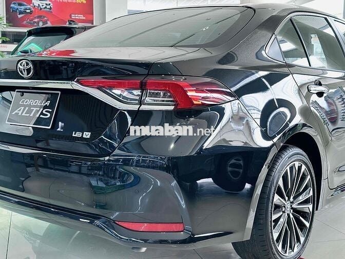 Corolla Altis 1.8V- Giảm 25 triệu & Tặng Phụ Kiện