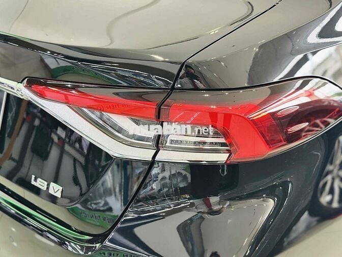 Corolla Altis 1.8V- Giảm 25 triệu & Tặng Phụ Kiện