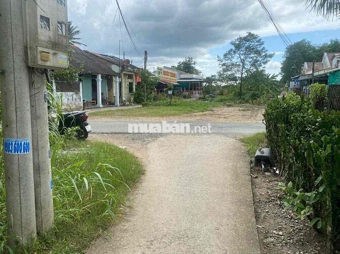 Bán đât Thổ cư Măt tiền đương nhựa