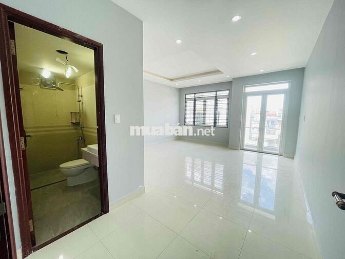 SIÊU PHẨM MẶT TIỀN LÝ THƯỜNG KIỆT Q10 - NHÀ MỚI ĐẸP FULL ỐP KÍNH