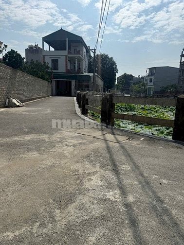 Bán đất view hồ sen thôn Đìa - Nam Hồng - Đông Anh