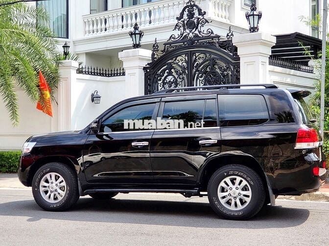Toyota Land Cruiser 2009 VX 4.6 V8 - 100 km