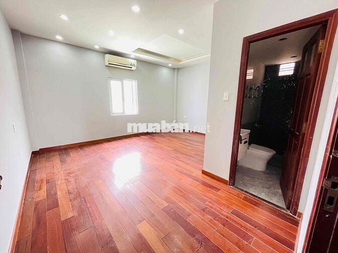 SIÊU PHẨM MẶT TIỀN LÝ THƯỜNG KIỆT Q10 - NHÀ MỚI ĐẸP FULL ỐP KÍNH