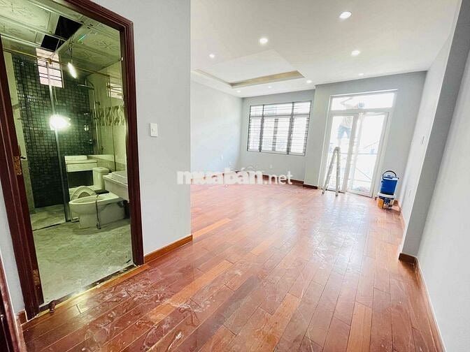 SIÊU PHẨM MẶT TIỀN LÝ THƯỜNG KIỆT Q10 - NHÀ MỚI ĐẸP FULL ỐP KÍNH