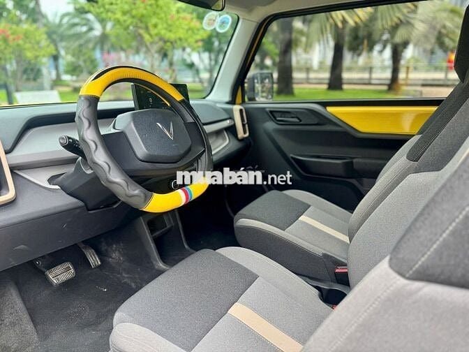 VinFast VF3 2024 - Màu vàng -1v2km - Thuê pin