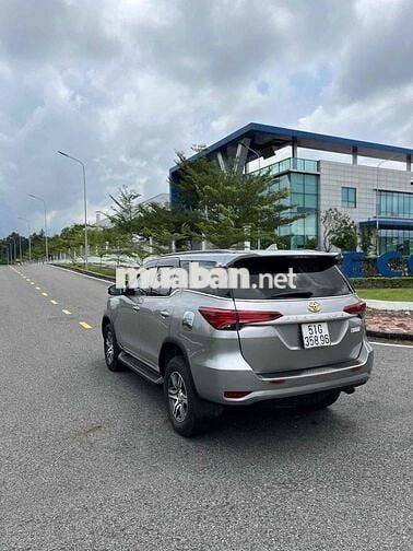 Toyota Fortuner 2017 2.4G 4x2 MT cực đẹp