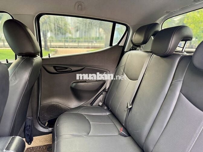 VinFast Fadil Base 2022 - Màu trắng - 3v8km