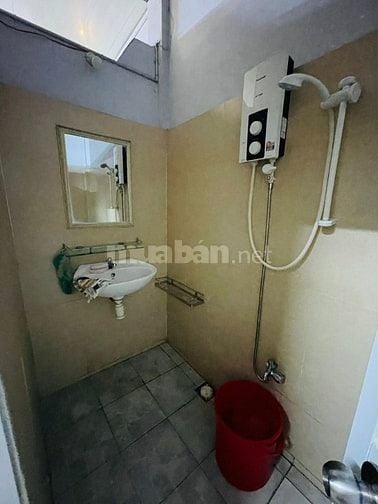 Bán nhà hẻm 3 gác thẳng 1 trục Trần Phú Q.5 : + Vị trí rất trung tâm