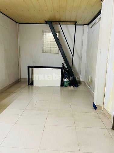 Bán nhà hẻm 3 gác thẳng 1 trục Trần Phú Q.5 : + Vị trí rất trung tâm