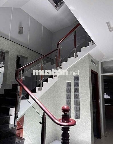 Cho thuê nhà MT Ba Vì, khu CX Bắc Hải Q10, 4x25m, trệt lửng 3 lầu